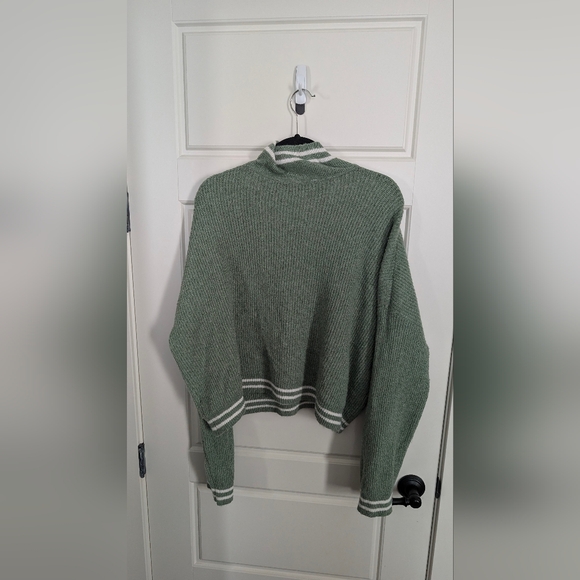 Green Collared Sweater with White Trim - Picture 2 of 4